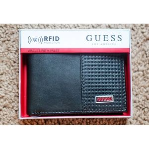GUESS Mens Premium Black and Red Leather Billfold